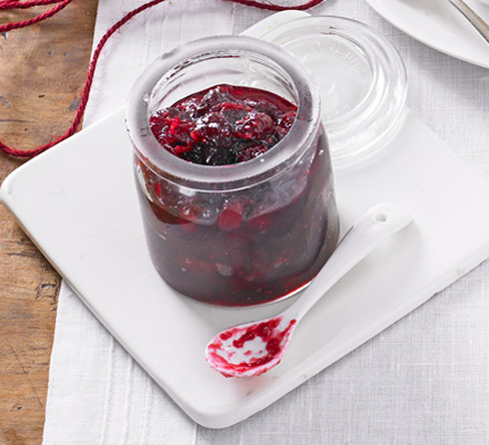 Caramelised cranberry relish