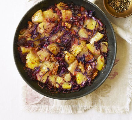 Red cabbage & potato hash