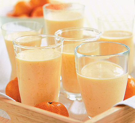 Banana, clementine & mango smoothie