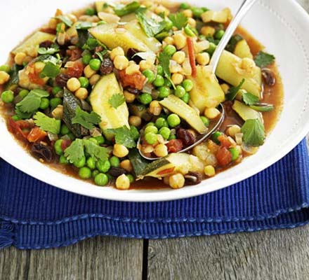 Vegetable tagine with chickpeas & raisins