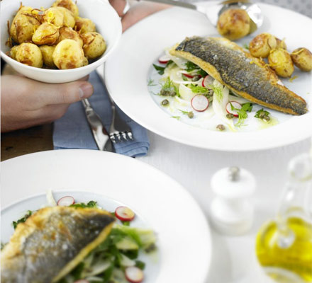 Crisp sea bass with minted fennel & radish salad