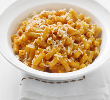 Creamy cheese & tomato macaroni