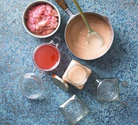 Rhubarb curd