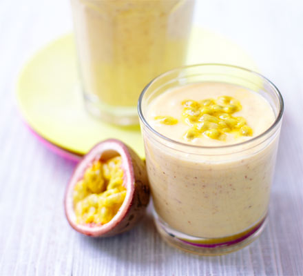 Creamy mango & coconut smoothie