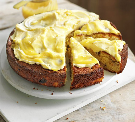 Rhubarb & lemon curd cake