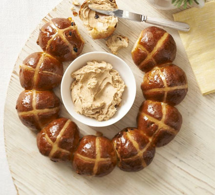 Hot cross bun ring with spiced honey butter