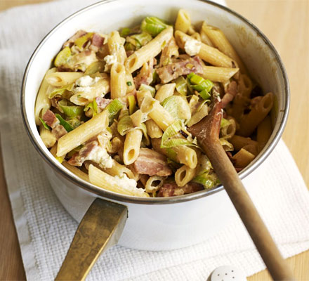 Cheesy leek & bacon pasta