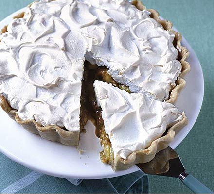 Gooseberry meringue tart