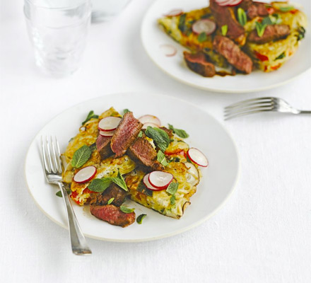 Hoisin beef with crispy noodle cake