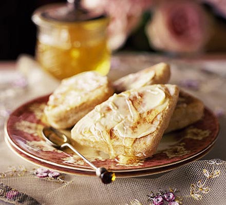 Griddle scones with honey