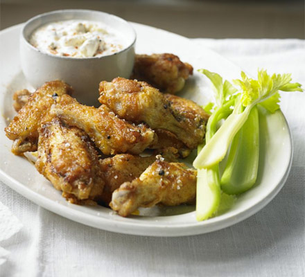 Buffalo wings with blue cheese dip