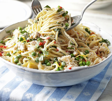 Creamy crab & pea pasta