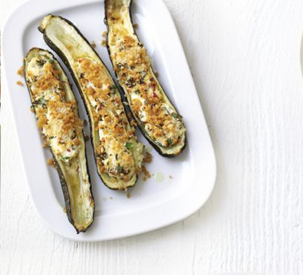 Cheesy baked courgettes