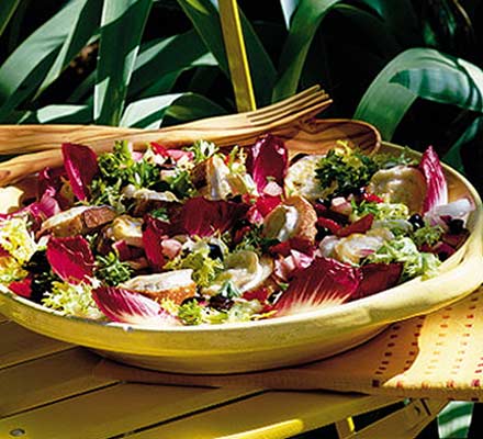 Goat’s cheese croûton salad