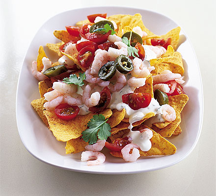 Summer nachos with prawns