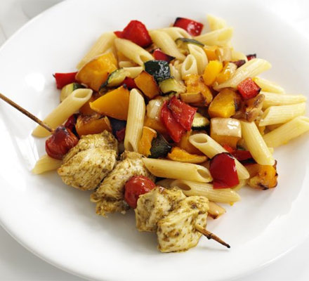 Pesto chicken kebabs with roasted veg pasta