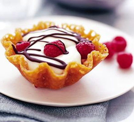 Lemon & raspberry baskets