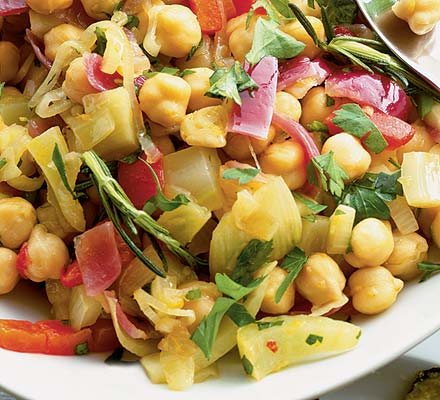 Warm chickpea, fennel & pepper salad