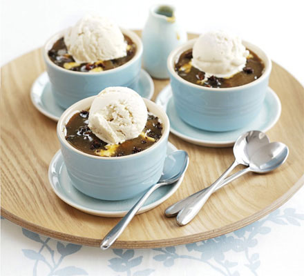 Quick sticky toffee puddings