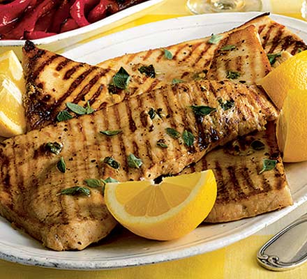 Pesce spada steccato e grigliato (Griddled garlic & mint studded swordfish)