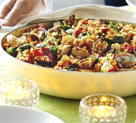 Spicy clam & pork paella