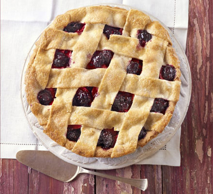 Farmhouse blackberry & apple pie