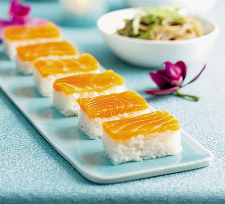 Easy salmon sushi