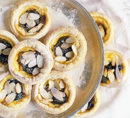 Mincemeat custard pies