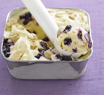 Blackcurrant cheesecake ice cream