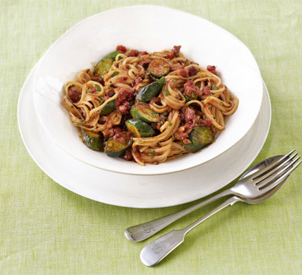 Courgette & tomato linguine