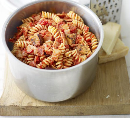 Aubergine, chilli & bacon pasta