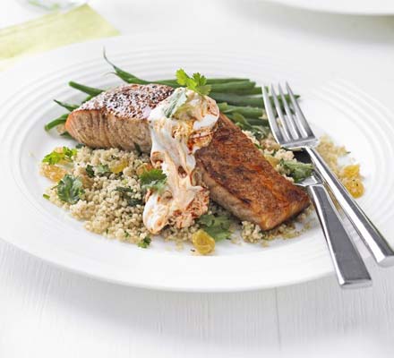 Cinnamon rubbed salmon with couscous & harissa yogurt