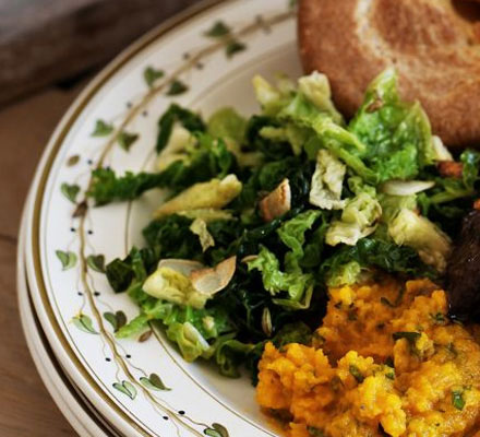 Stir-fried Savoy cabbage