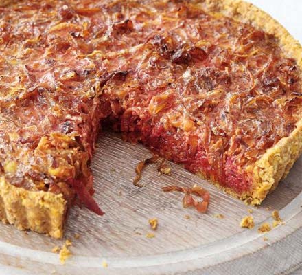 Beet & caramelised onion tart