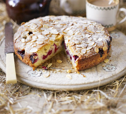 Raspberry Bakewell cake