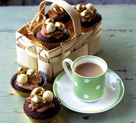 Chocolate fudge Easter cakes