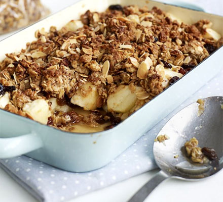 Oaty apple crumble