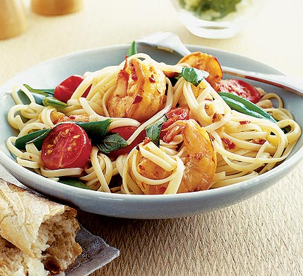 Chilli prawn linguine