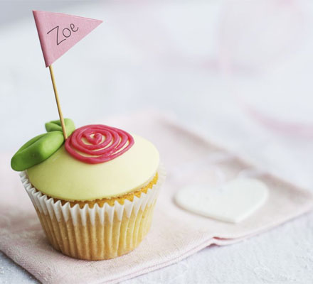 Little rose & almond cupcakes