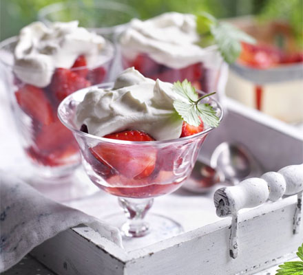 Rosé strawberry syllabub