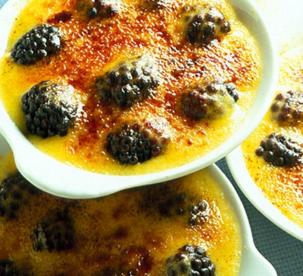 Blackberry crème brûlée