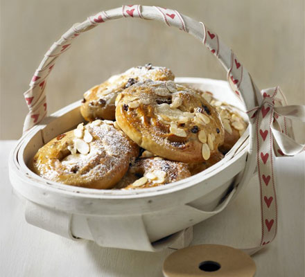 Stollen buns