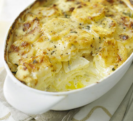 Creamy cheese & potato bake