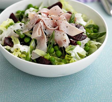 Ham & beetroot salad bowl