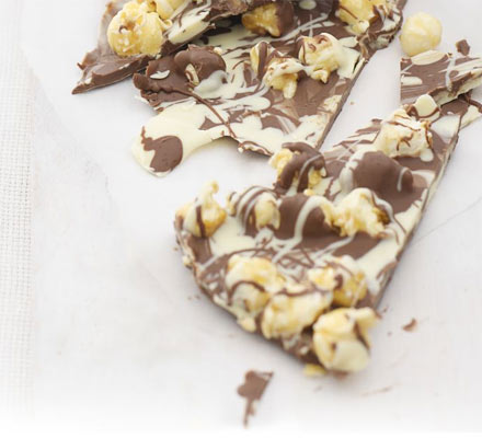 Toffee popcorn bark