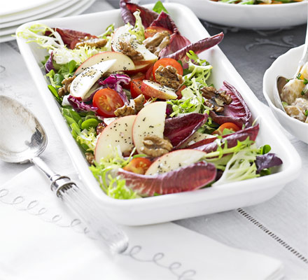 Lettuce, chicory & apple salad with poppy seed dressing