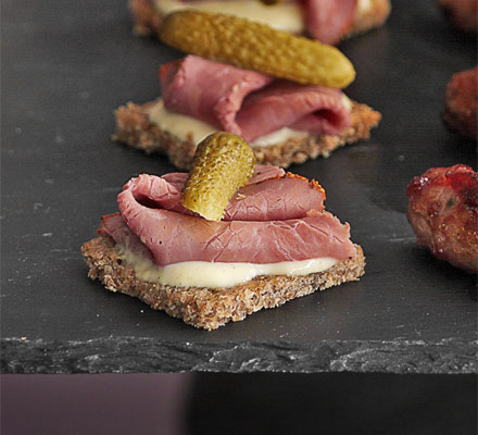 Salt beef on rye bread with mustard sauce