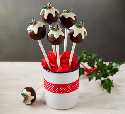 Christmas pudding cake pops