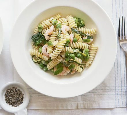 Pasta with prawns, mascarpone & lemon