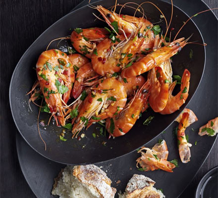 Buttery chilli prawns